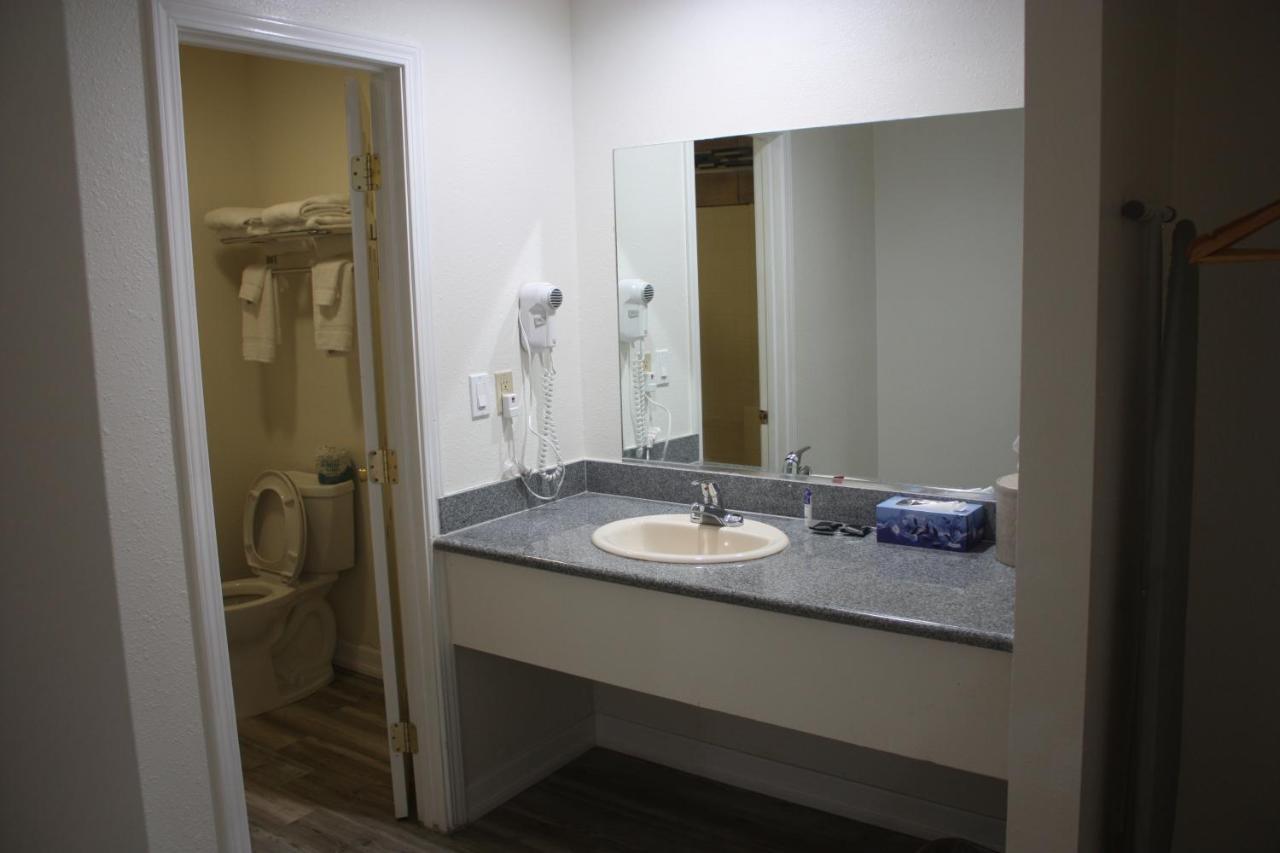 Value Inn & Suites Redding Bagian luar foto