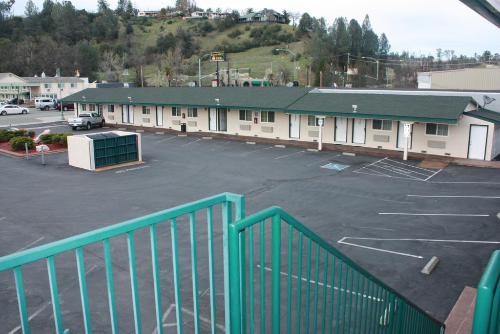 Value Inn & Suites Redding Bagian luar foto