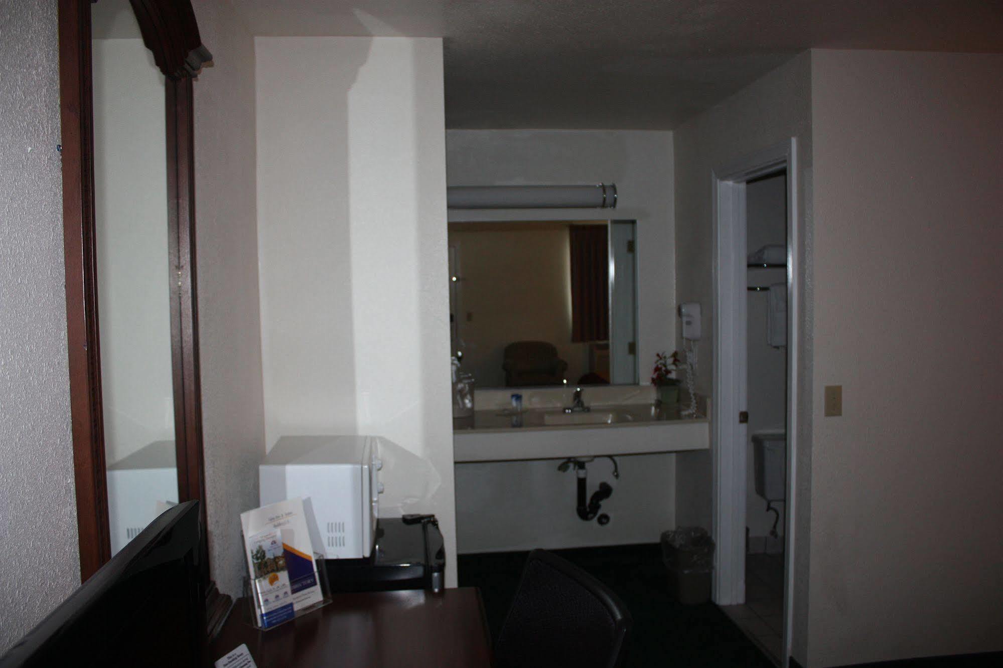 Value Inn & Suites Redding Bagian luar foto