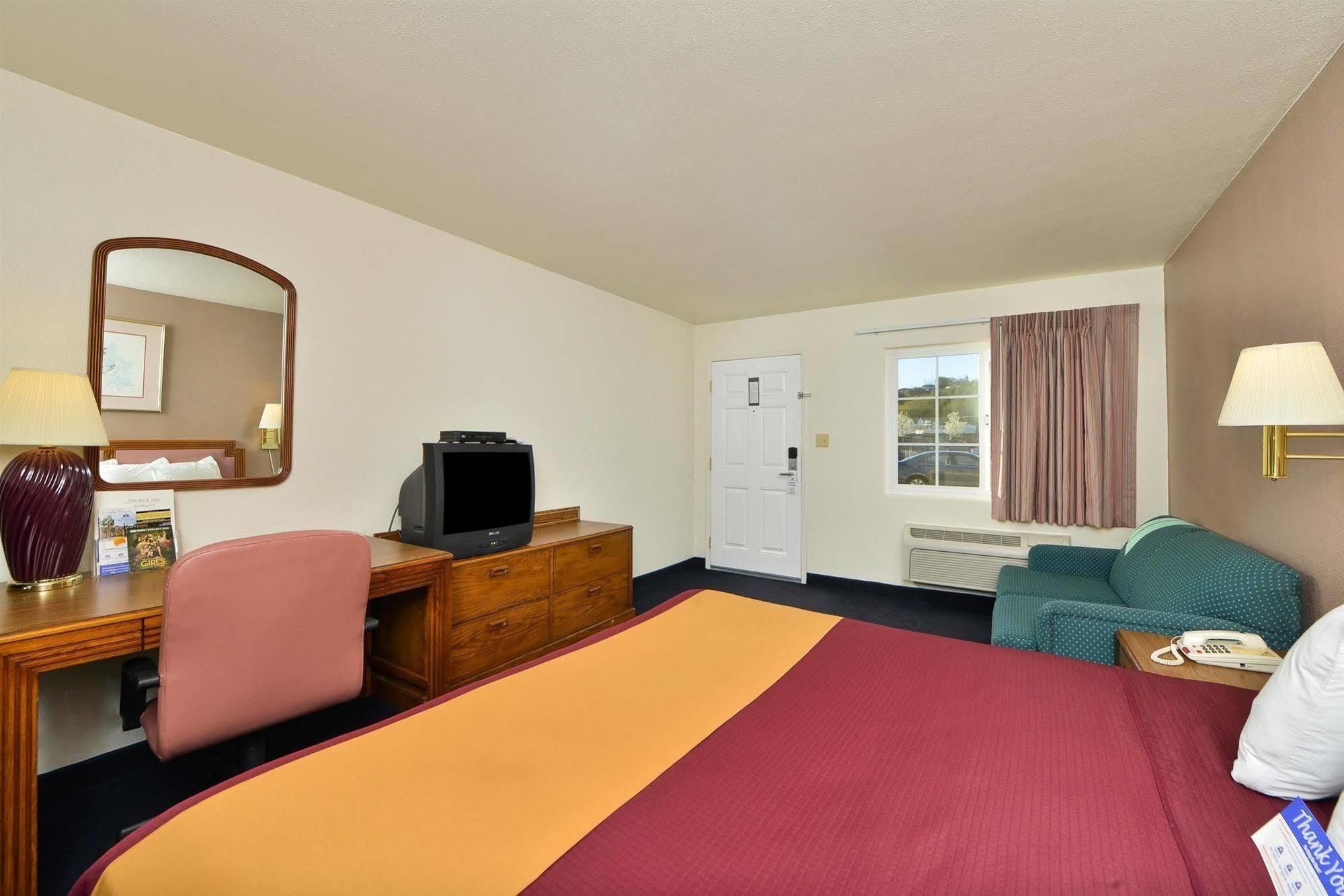 Value Inn & Suites Redding Bagian luar foto