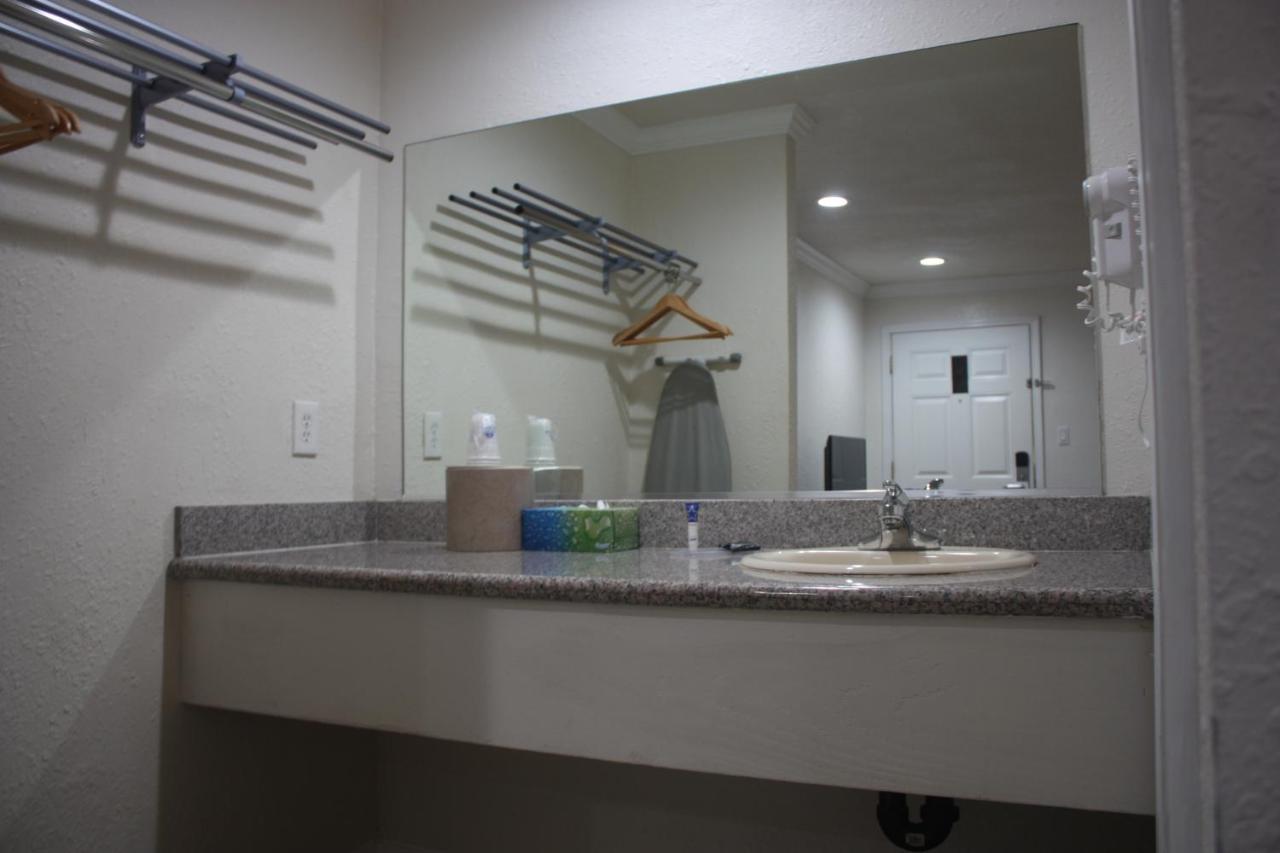 Value Inn & Suites Redding Bagian luar foto